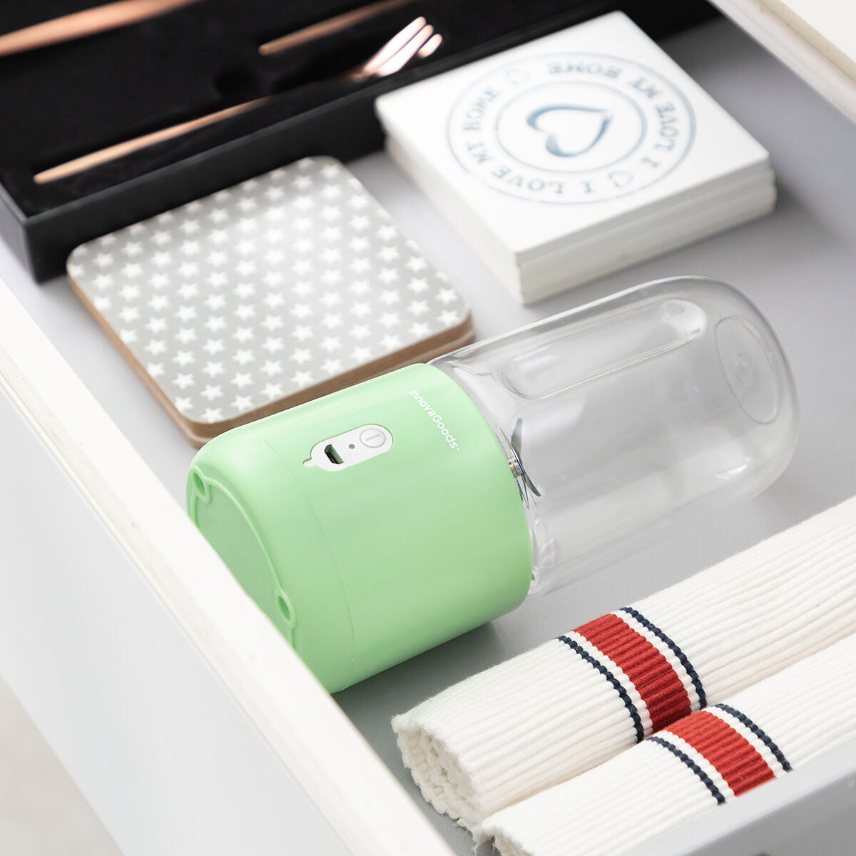 Portable Rechargeable Cup Blender – Compact, Powerful & Easy to Use | Urban Loft